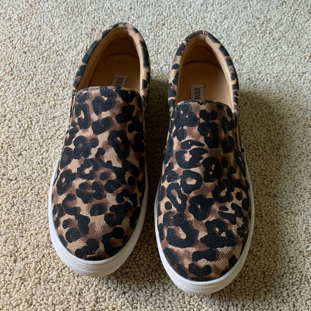 Steve Madden Gils Platform slip on